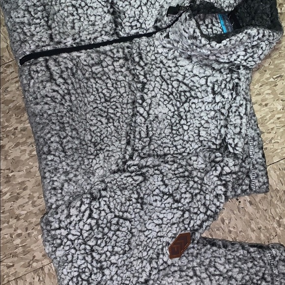 Free Country Fuzz Sweater - Picture 8 of 8